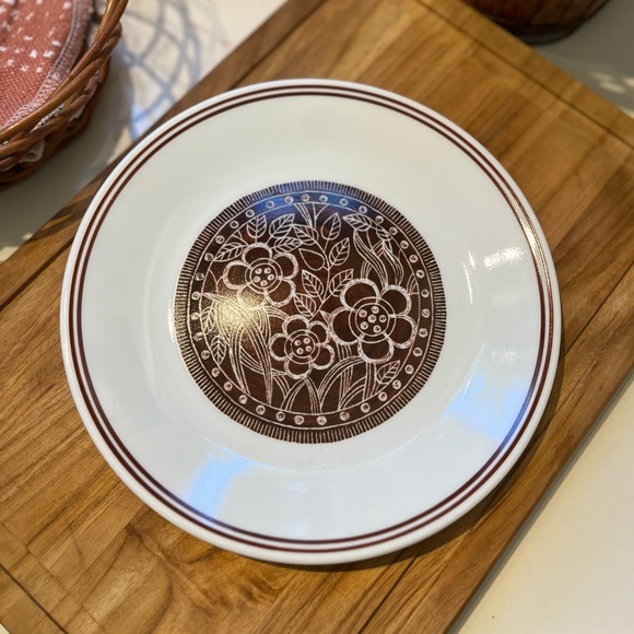 S/2 Corelle brown Batik plates - Picture 5 of 7